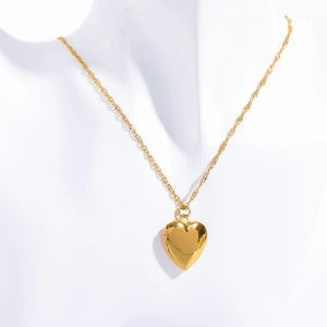 Classic Vintage Heart Necklace - 18K Gold Plated Stainless Steel