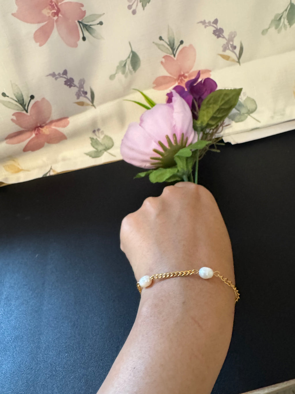 Pearl Bracelet 18k gold plated with tag