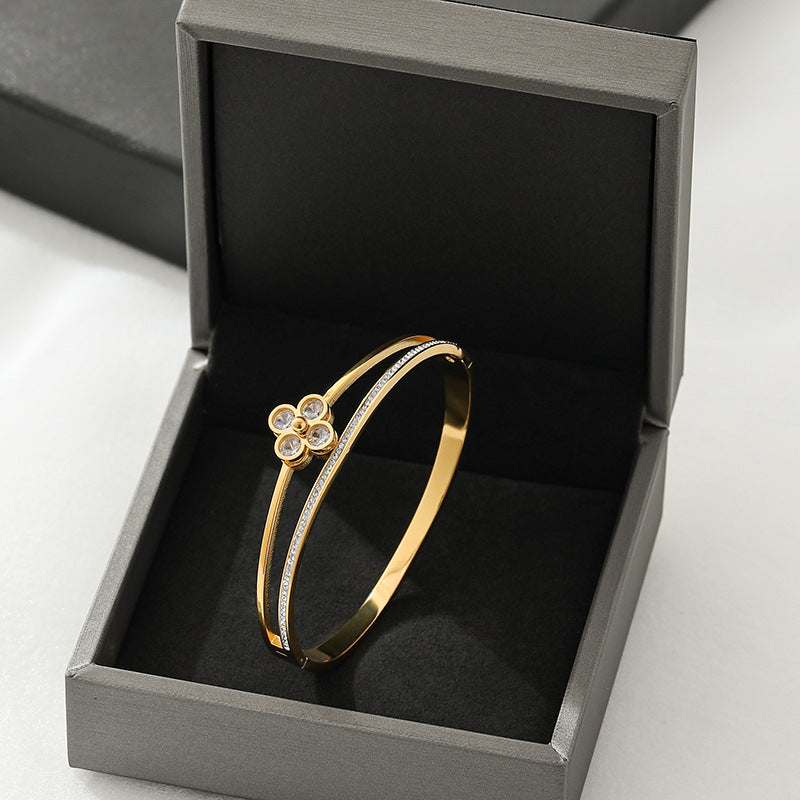Fan-shape Heart Titanium Steel 18k Gold Plated Bangles