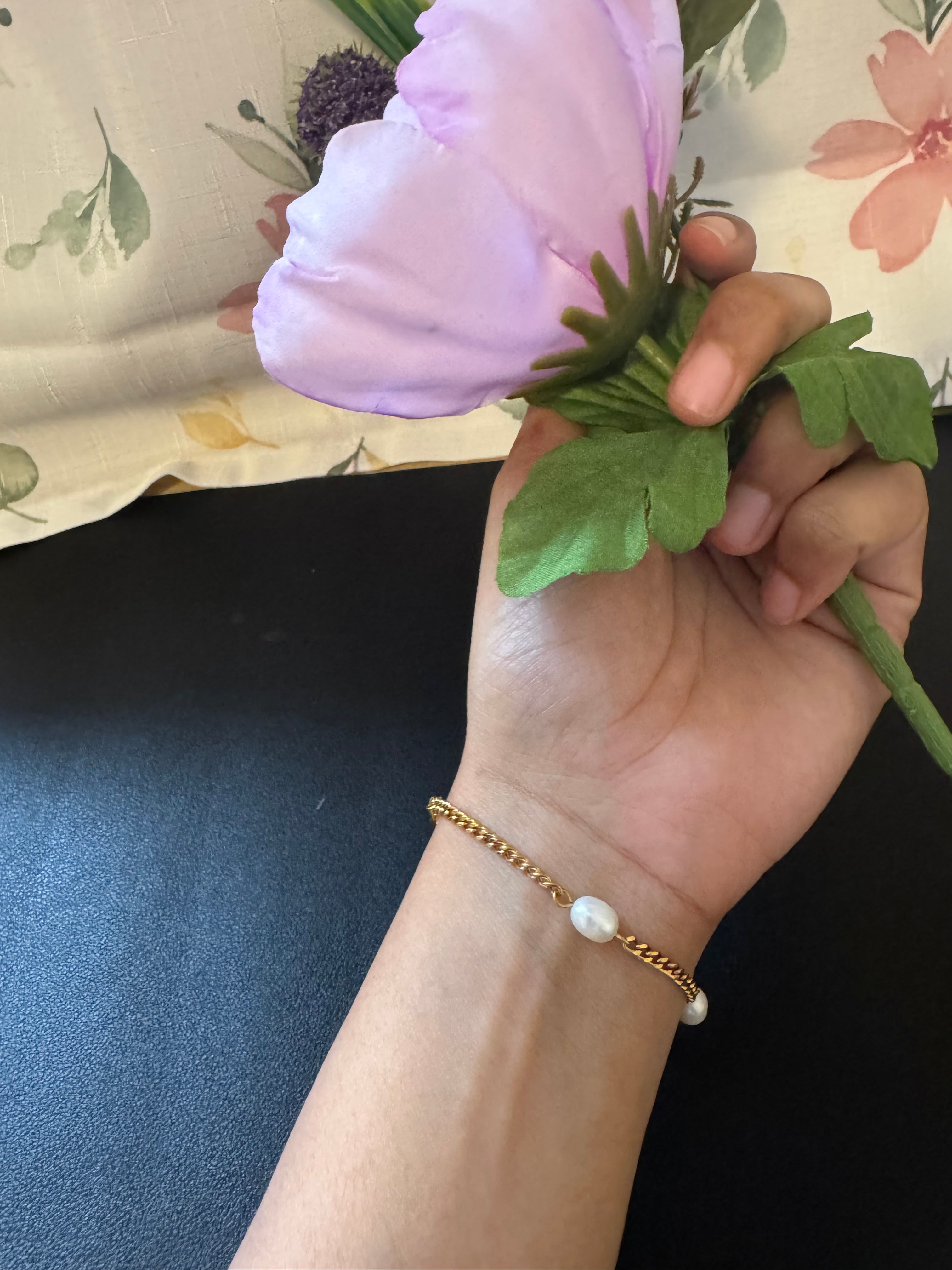 Pearl Bracelet 18k gold plated with tag