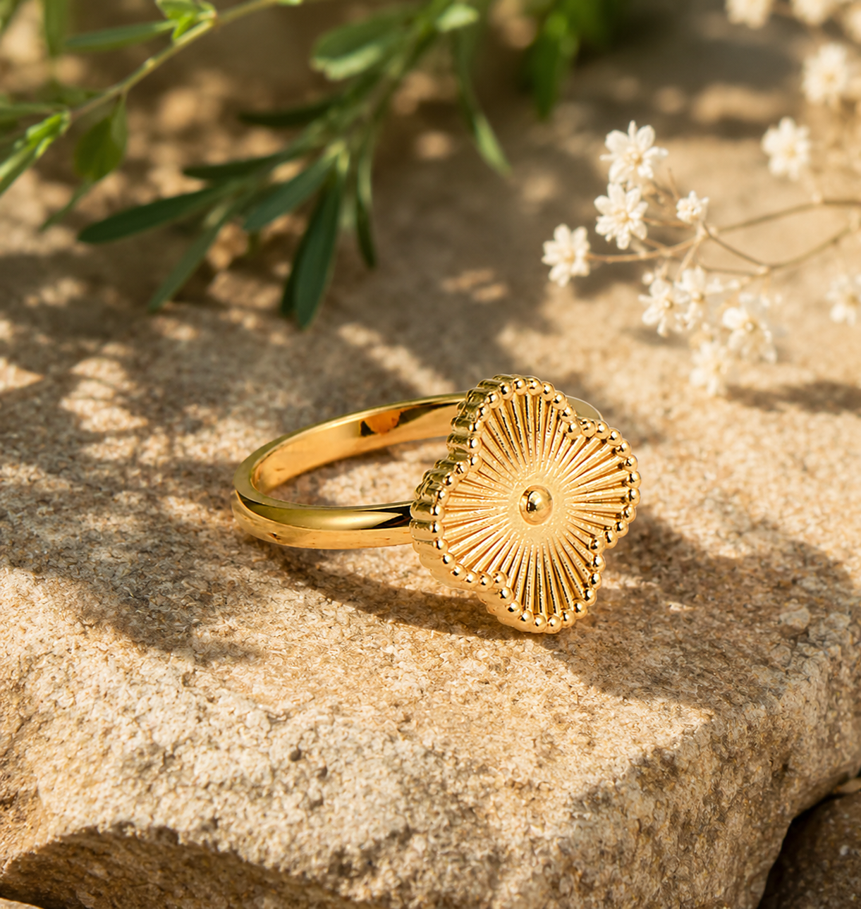 Sunburst Clover Ring