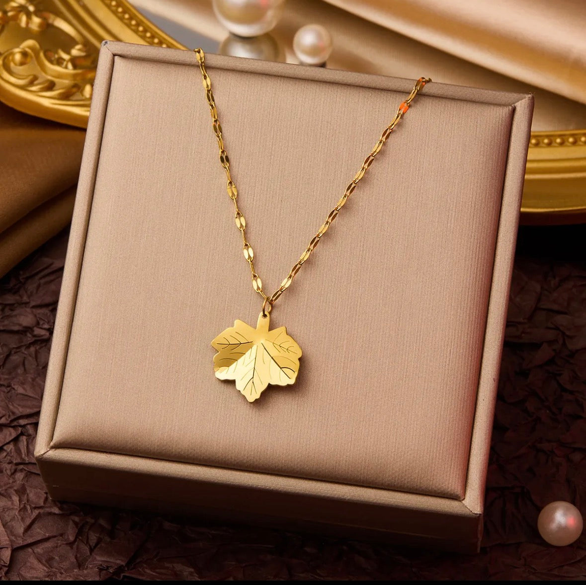 Love for canada maple leaf necklace