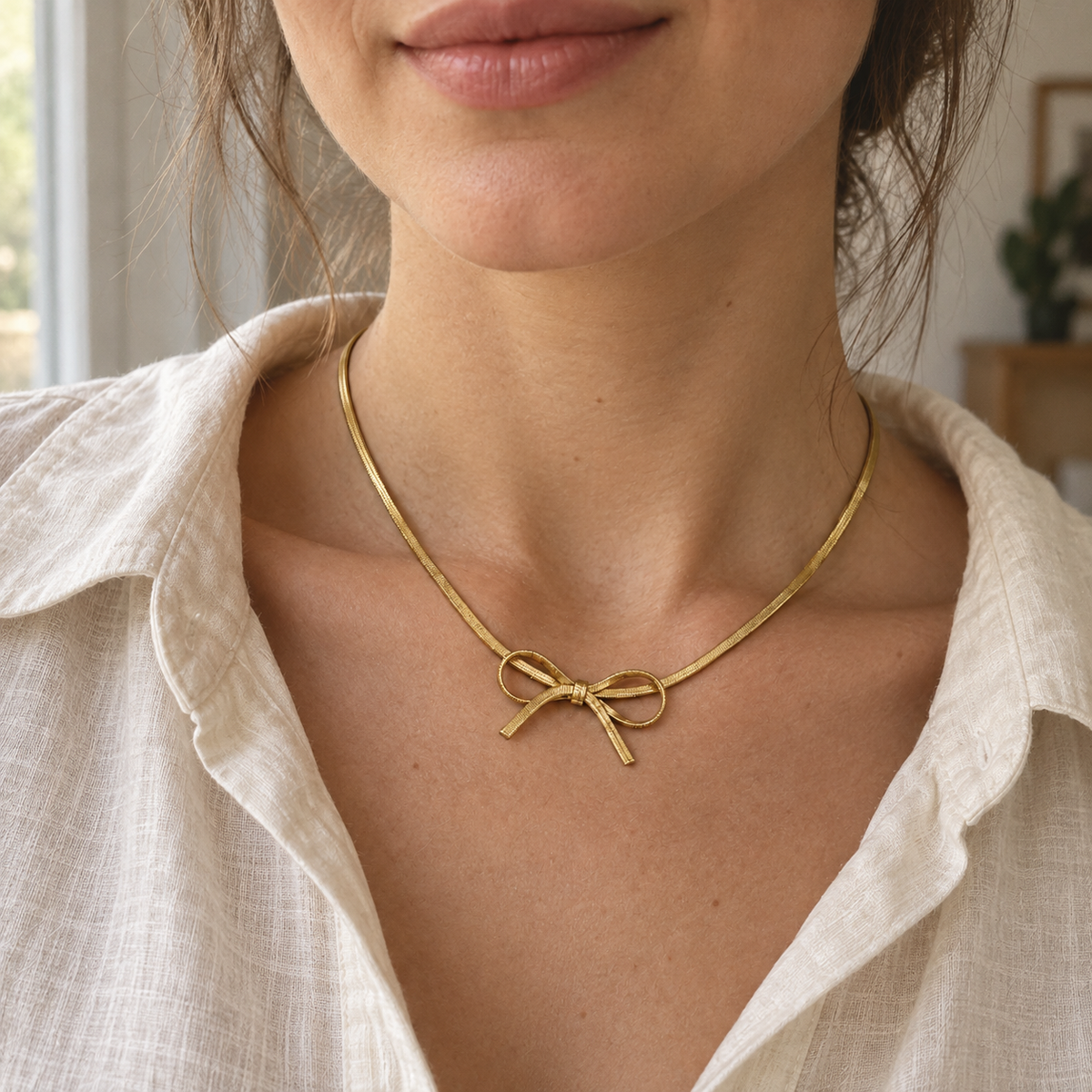 Bow necklace