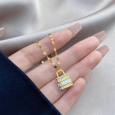 Lock pendant necklace