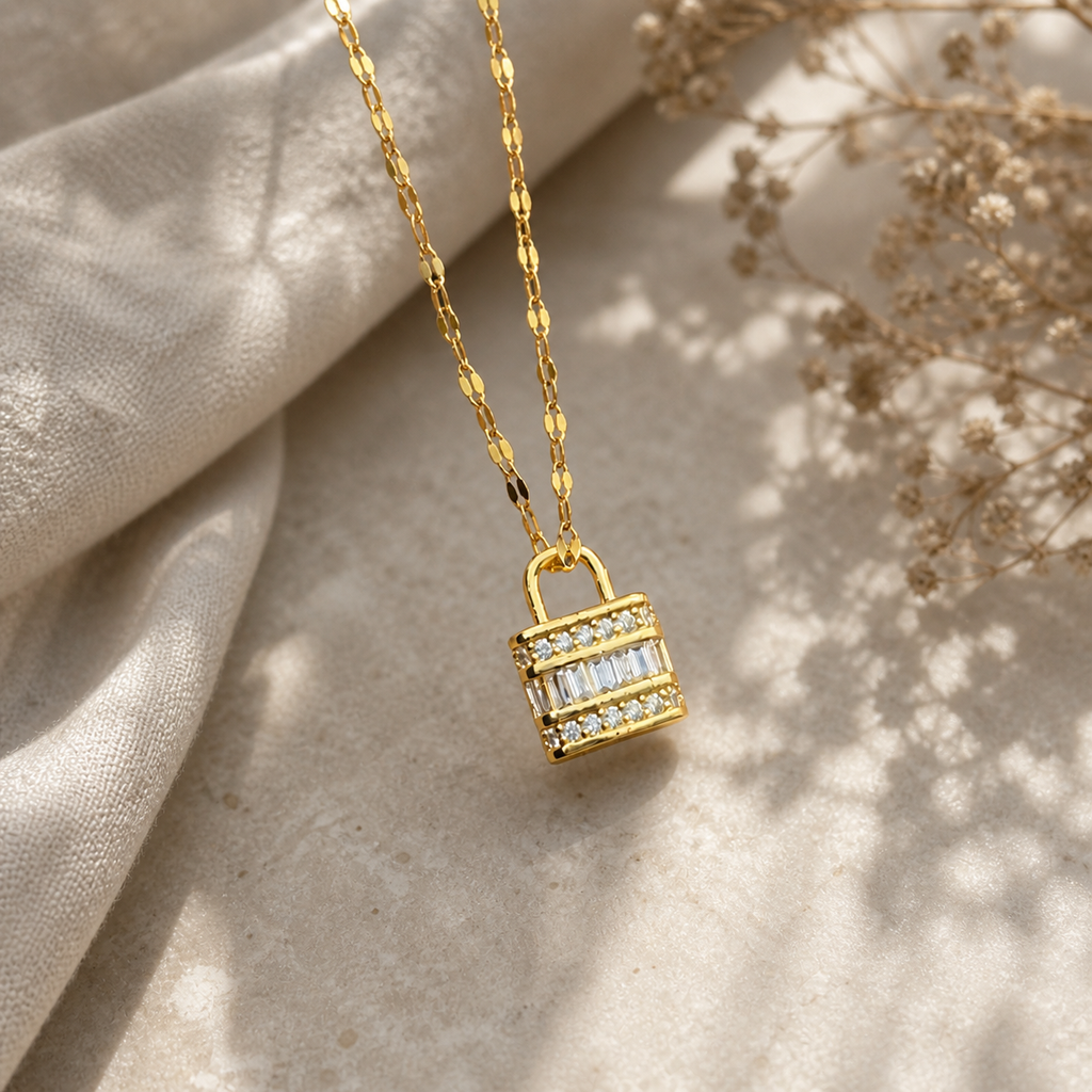 Lock pendant necklace