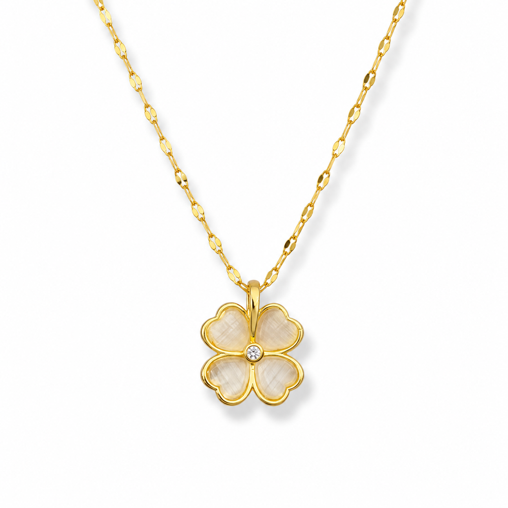 Four leaf clover pendant necklace