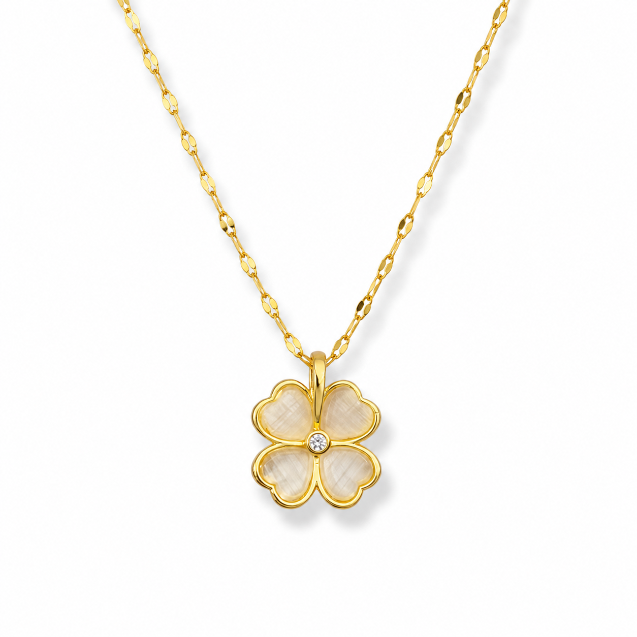 Four leaf clover pendant necklace